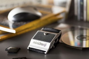 快装板与皮带合二为一 迷你相机配件新革命